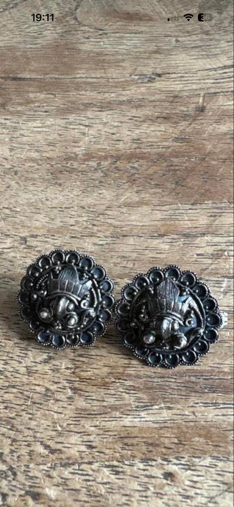 Vintage Zilverkleurige Broches met Kroonmotief, Sieraden, Tassen en Uiterlijk, Ophalen of Verzenden, Gebruikt, 4 tot 7 cm, Zilver