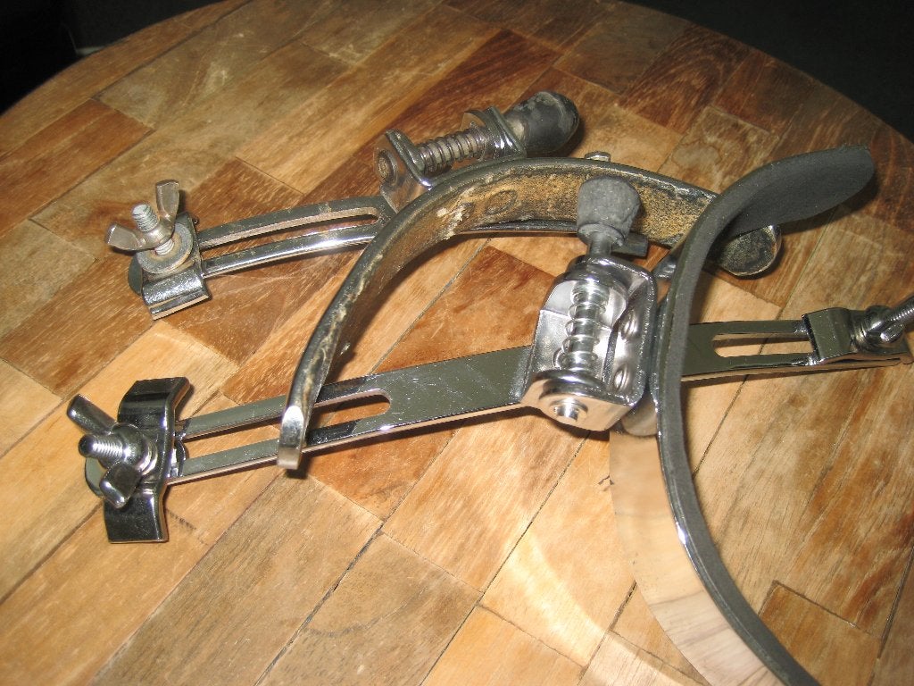 Kniebeugel (2x), Ophalen of Verzenden, Gebruikt, Drums of Percussie