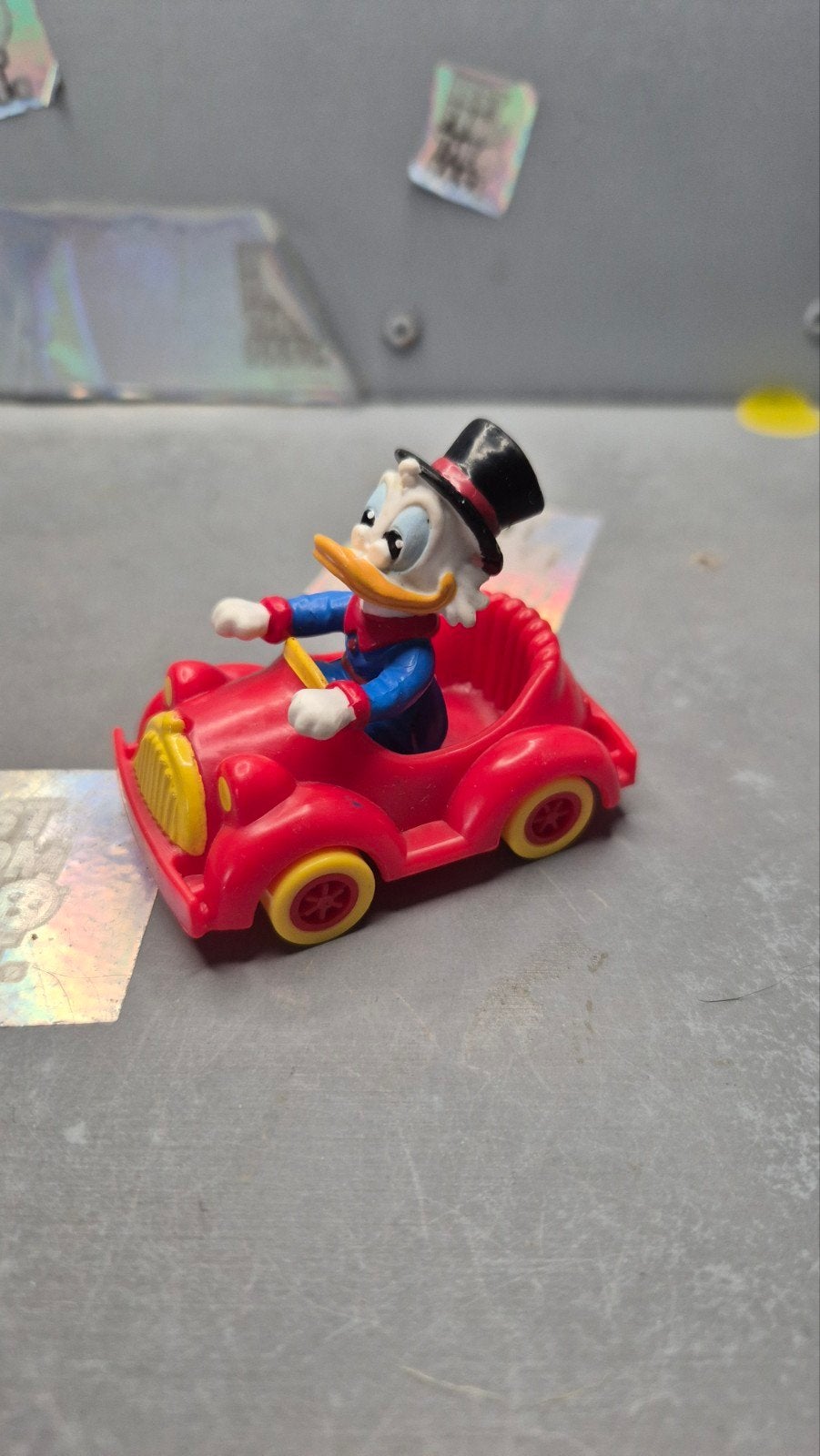 McDonald's Happy Meal Speeltje Dagobert Duck in auto, Ophalen of Verzenden, Gebruikt, Jongen of Meisje