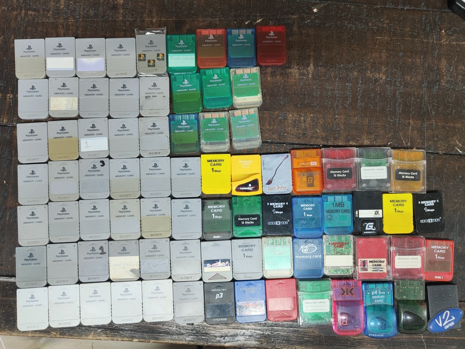 PS1 geheugenkaarten memory cards, Spelcomputers en Games, Avontuur en Actie, Gebruikt, 1 speler, Niet van toepassing