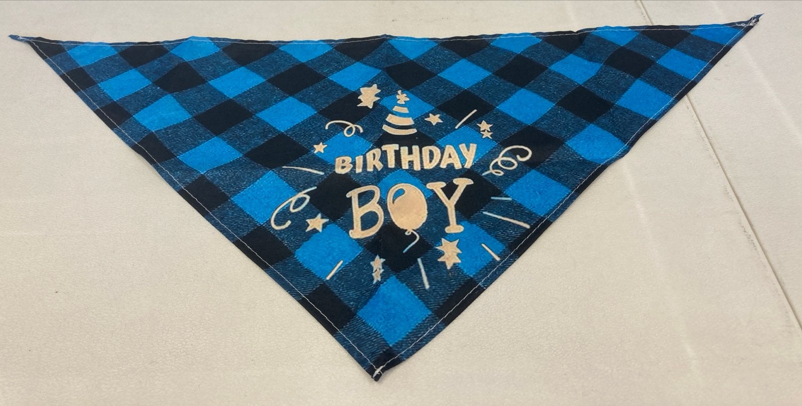 Bandana 'Birthday Boy' - Blauw geruit, Ophalen of Verzenden, Nieuw, Feestartikel, Verjaardag