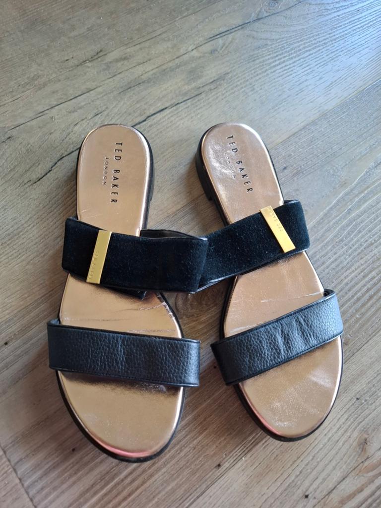 zwarte slippers van TED BAKER maat 40, Slippers, Zwart, TED BAKER, Ophalen of Verzenden