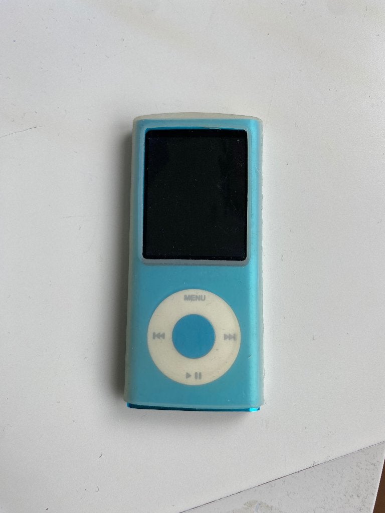 Mp3 speler gaat niet aan geen oplader, Ophalen of Verzenden, Gebruikt