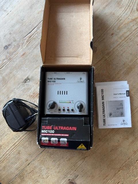 Behringer MIC100 Tube Ultragain microfoon voorversterker, Ophalen of Verzenden, Gebruikt, Overige typen
