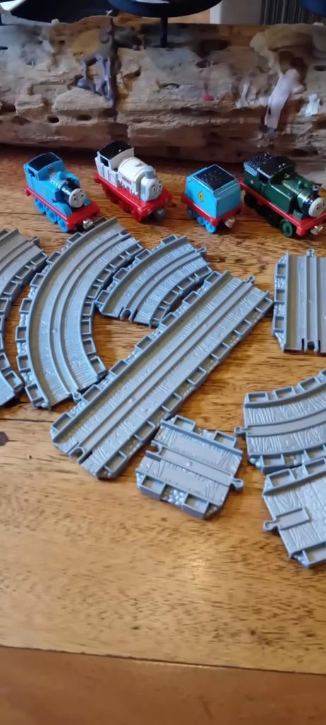 Thomas de Trein speelset met locomotieven en rails, Kinderen en Baby's, Speelgoed | Thomas de Trein, Ophalen of Verzenden, Gebruikt