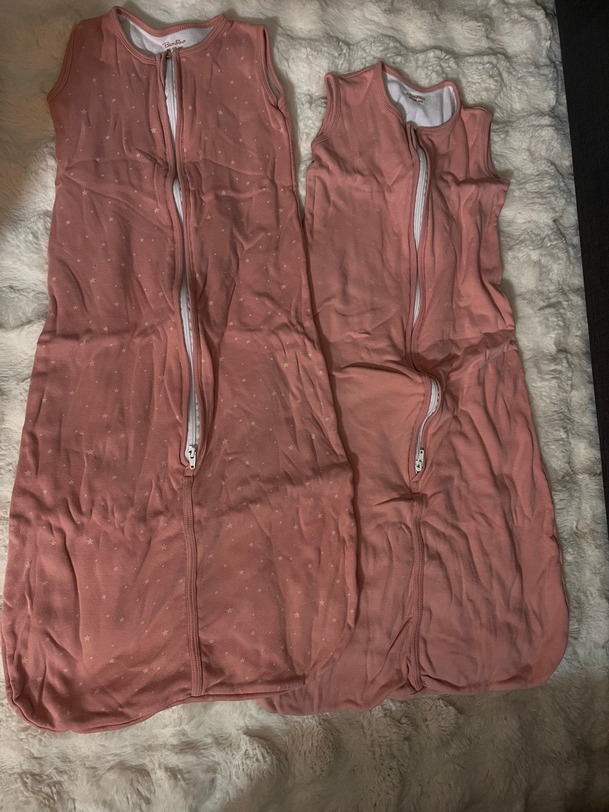 2 Bambino babyslaapzakjes roze met sterren 86-98 cm, Ophalen, Zo goed als nieuw, Slaapzak