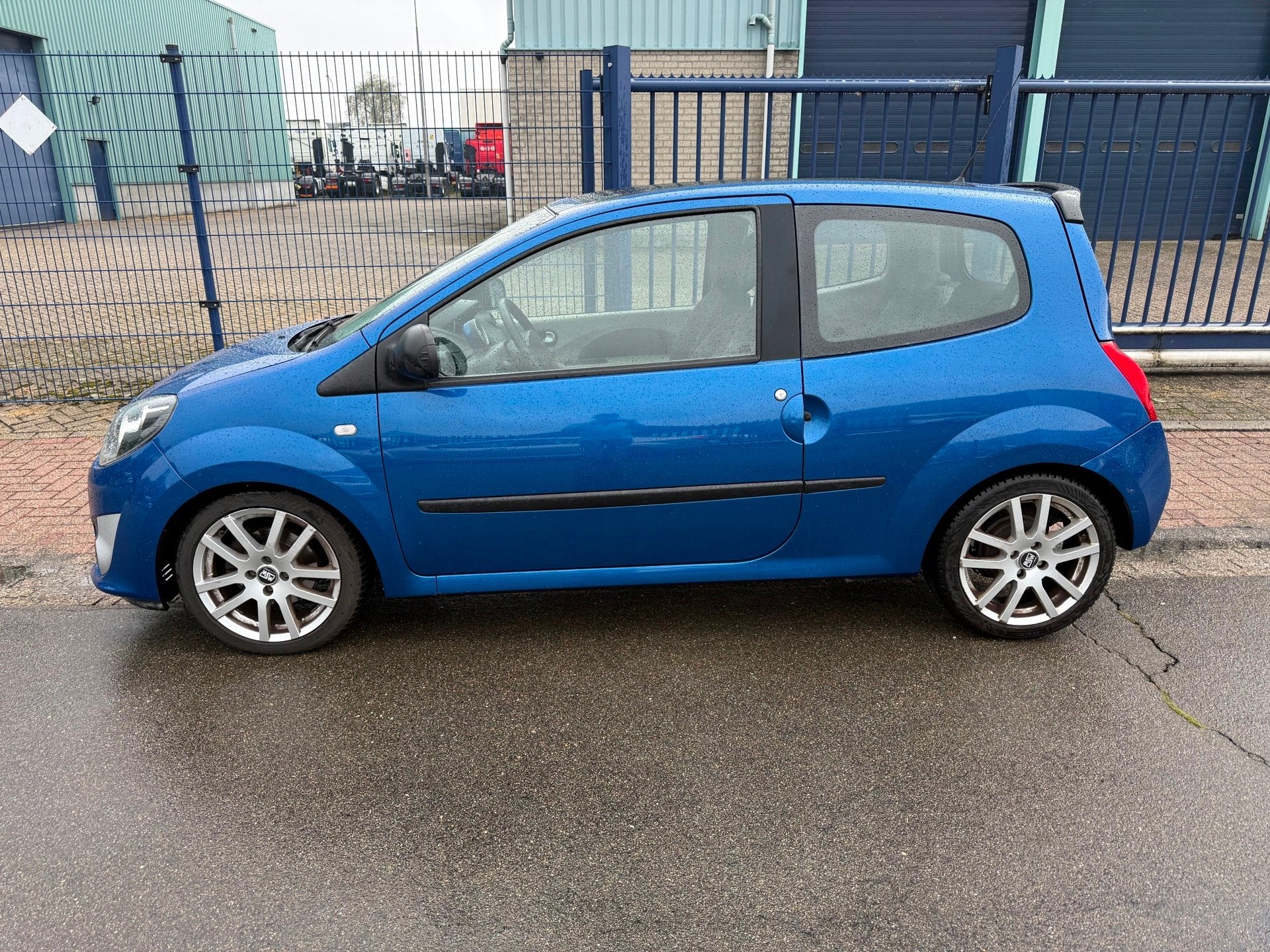 Foto 3 van Renault Twingo 1.2-16V SPORT*AIRCO*16 INCH*AKTIEPRIJS!