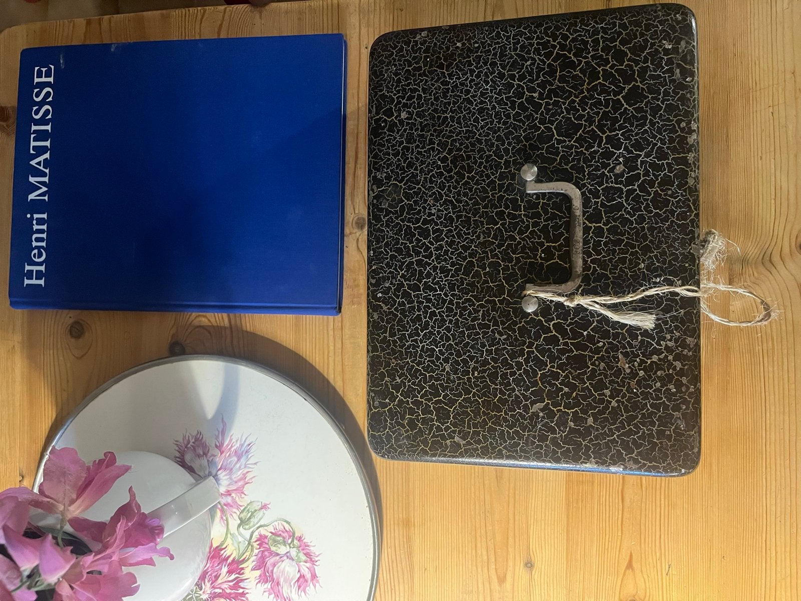 Vintage metalen kistje met sleutel - Zwart/Goud, Ophalen of Verzenden