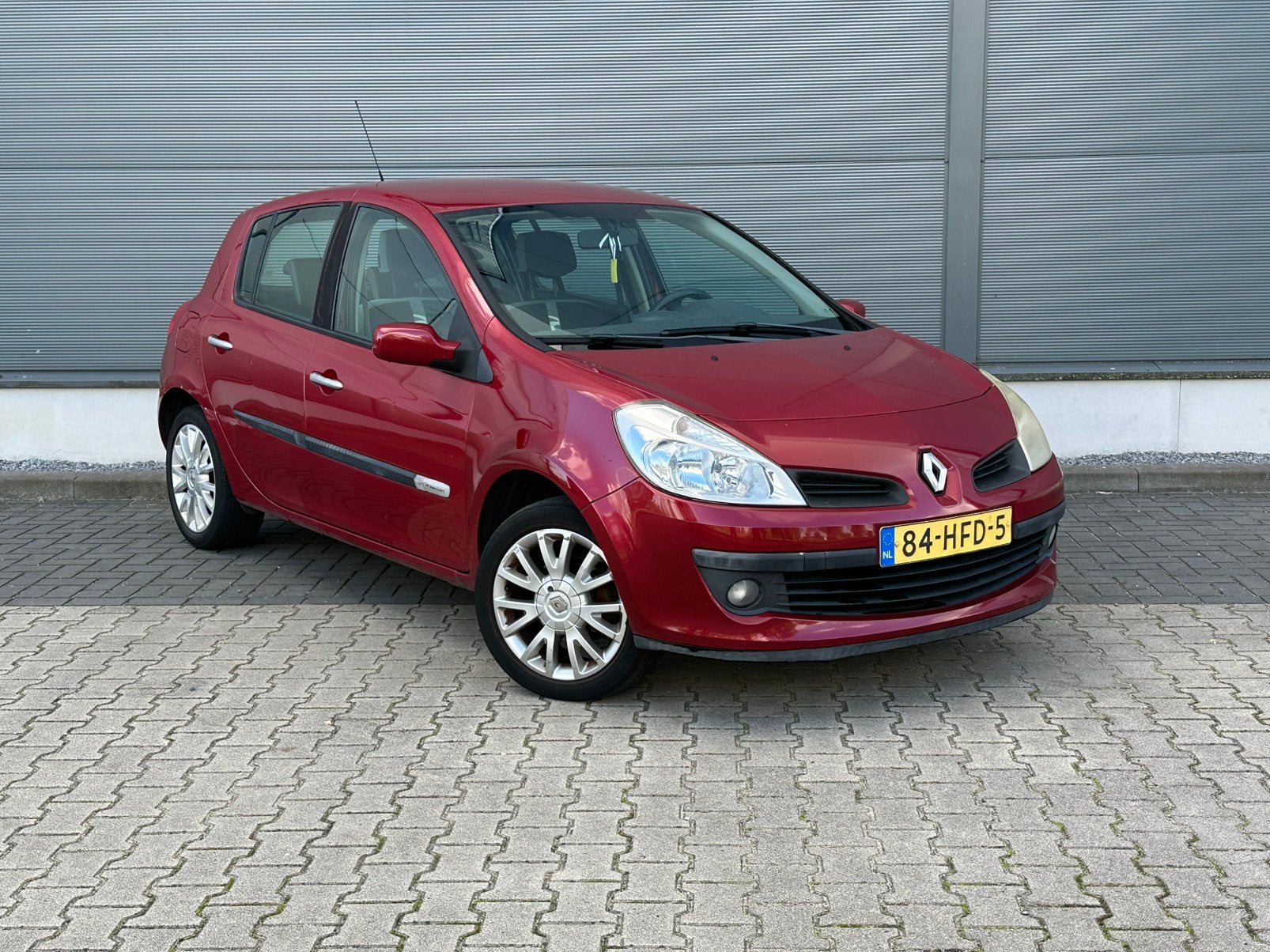 Renault Clio Ripcurl 1.2 CRUISE 5DR 2008 Rood EXPORT POSSIBL, Auto's, Voorwielaandrijving, 535 kg, 74 pk, 4 cilinders