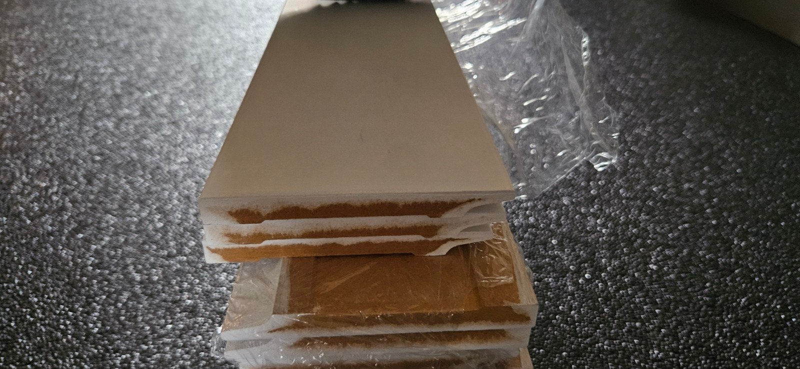 Gegronde plinten 12x119 mm, 488 cm lang, Doe-het-zelf en Verbouw, Minder dan 25 mm, Overige typen, Nieuw, 300 cm of meer