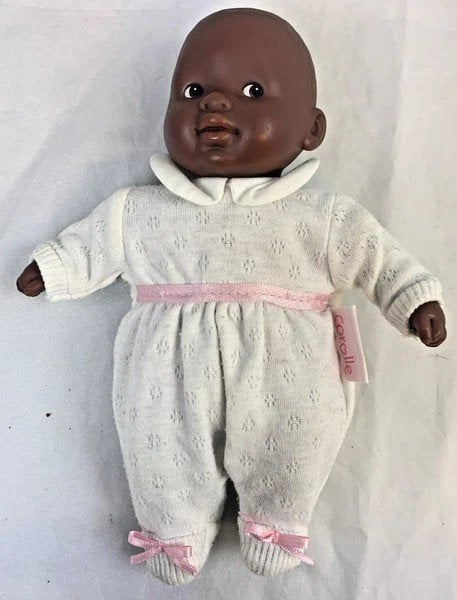 Corolle Babypop Donkere Huid Wit Pakje Roze Strikjes Vintage, Coolsingel 104, 3011 AG Rotterdam, Netherlands, Verzenden, Zo goed als nieuw