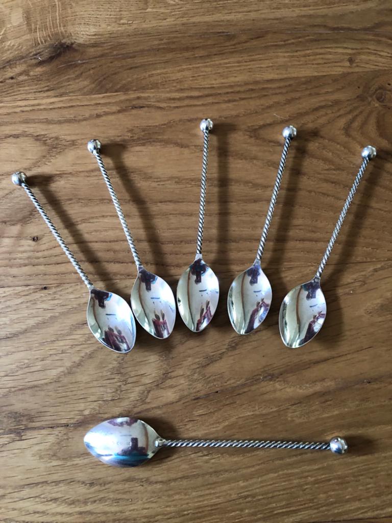 Set van 6 zilverkleurige lepeltjes met gedraaide steel, Ophalen