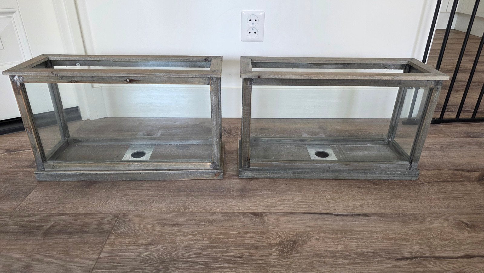 Set van 2 landelijke houten lantaarns / vitrinekasten (grijs, Ophalen of Verzenden, Zo goed als nieuw
