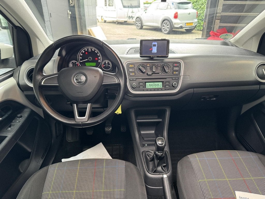 Skoda Citigo 1.0 Greentech Elegance PANO-NAVI-AIRCO-STLVERWA, Auto's, Skoda, Voorwielaandrijving, Euro 5, Stof, Gebruikt