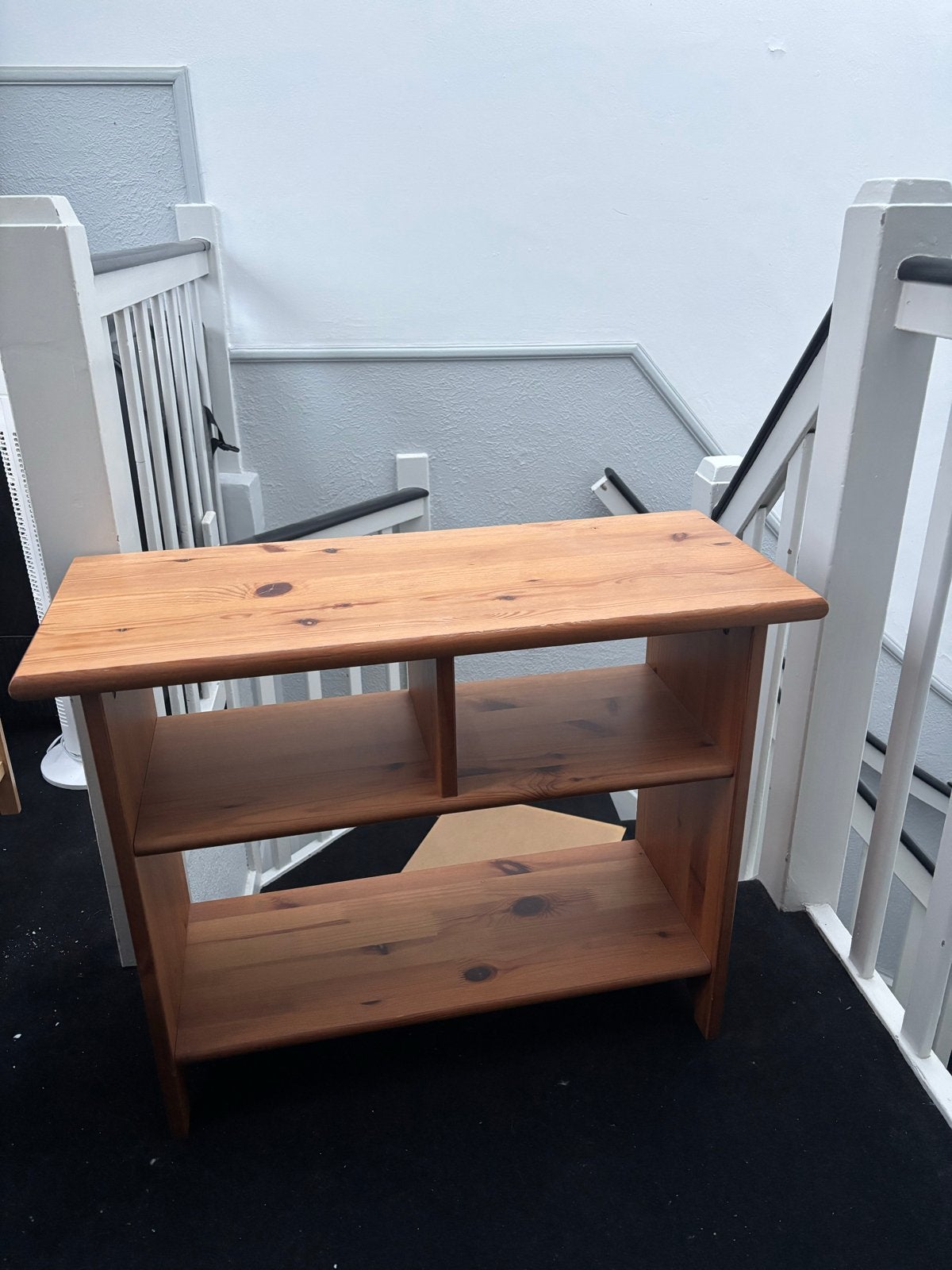 Houten bijzettafel/boekenplank met 2 planken, Ophalen, Gebruikt