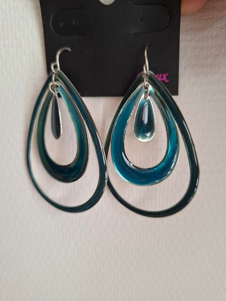 Blauwe Oorbellen met Druppelvorm, Overige materialen, Hangers, Blauw, Ophalen of Verzenden
