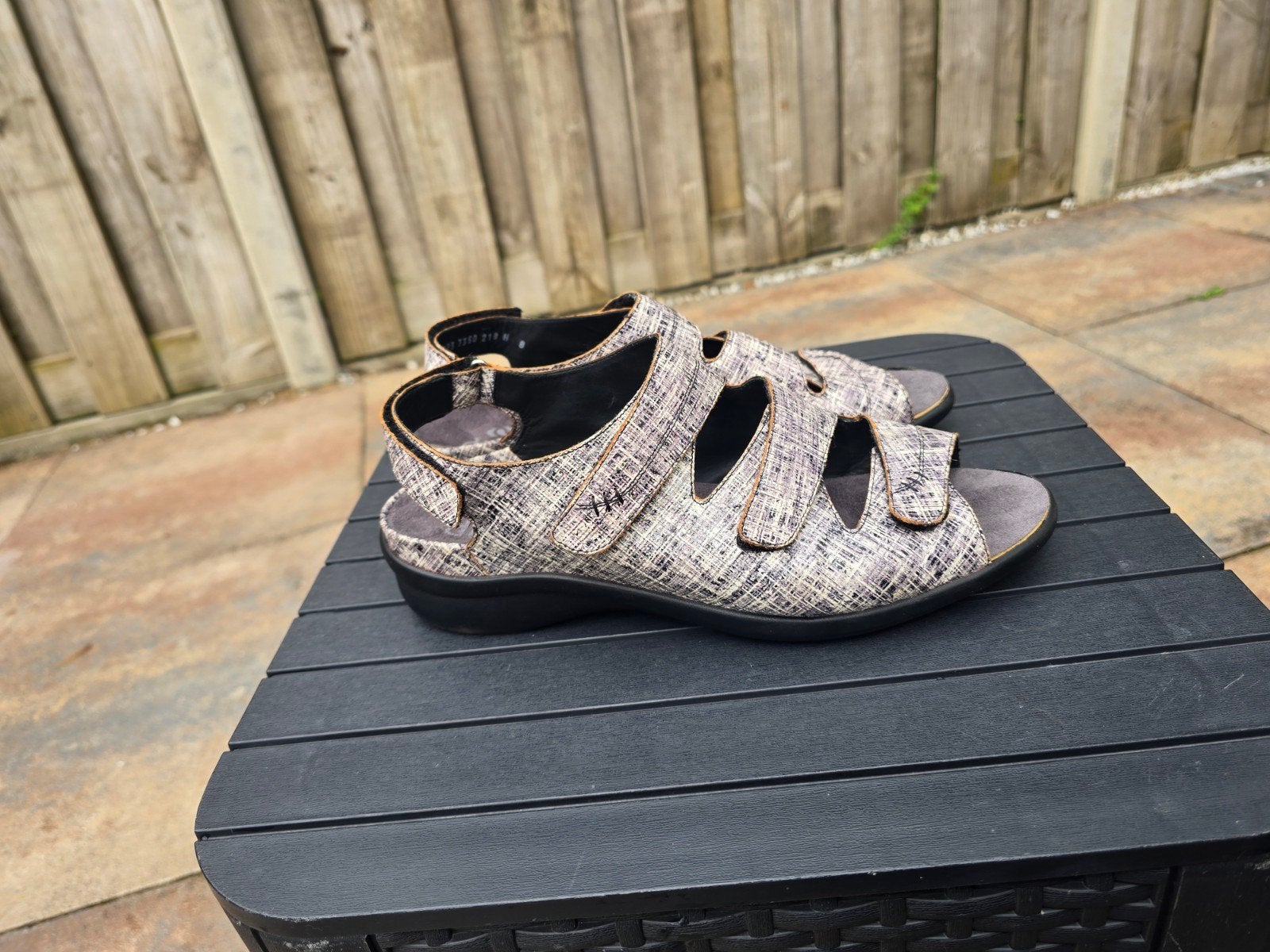 Durea zgan sandalen zwart wit maat 41 wijdte H, Durea, Zwart, Zo goed als nieuw, Sandalen of Muiltjes