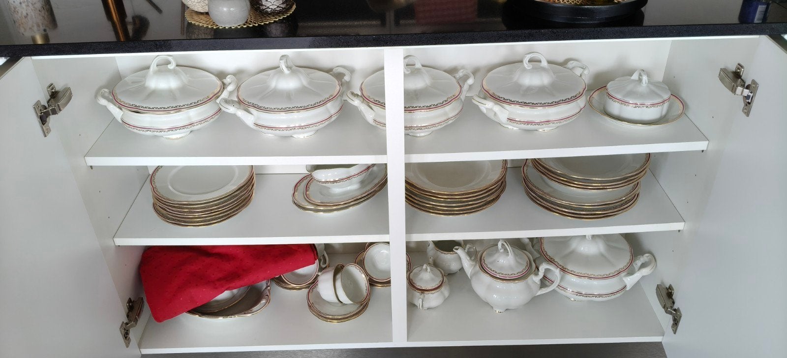 Prachtig Vintage Servies - Wit met Gouden en Rode Rand, Antiek en Kunst, Ophalen