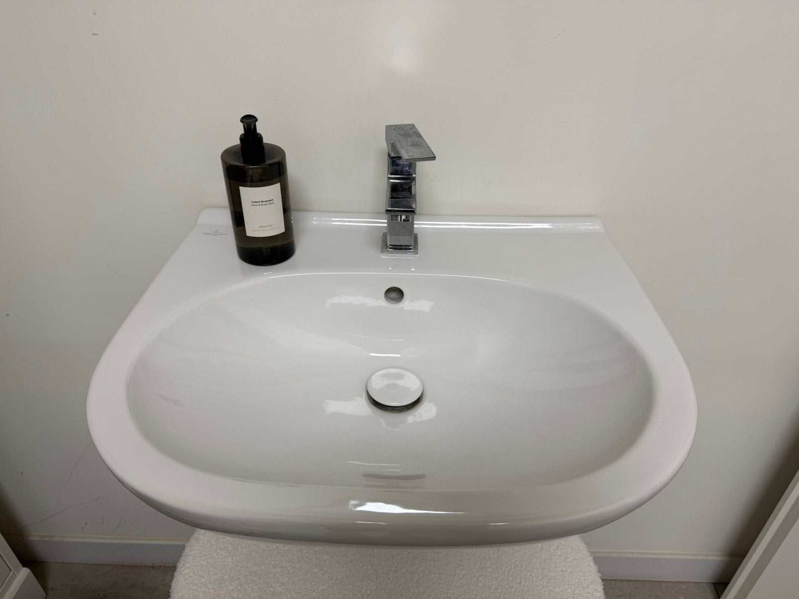 originele Villeroy & Boch wastafels, Ophalen, Zo goed als nieuw