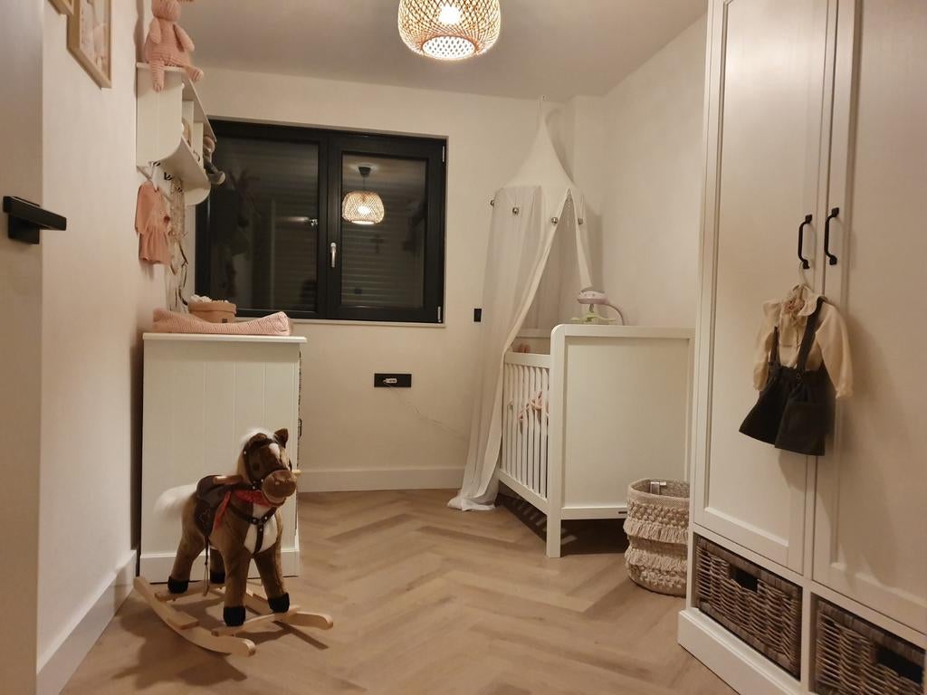 Complete babykamer set: bed, commode, kast & wandkast, Kinderen en Baby's, Kinderkamer | Complete kinderkamers, Ophalen of Verzenden