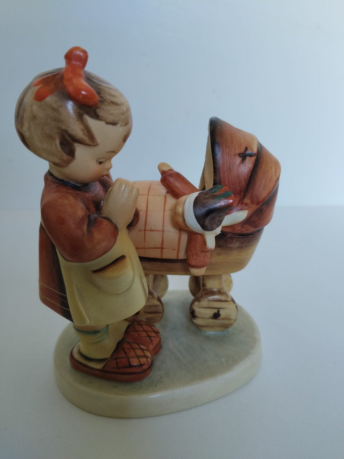 hummel goebel beeldje 67 oude stempel, Ophalen of Verzenden, Zo goed als nieuw, Hummel