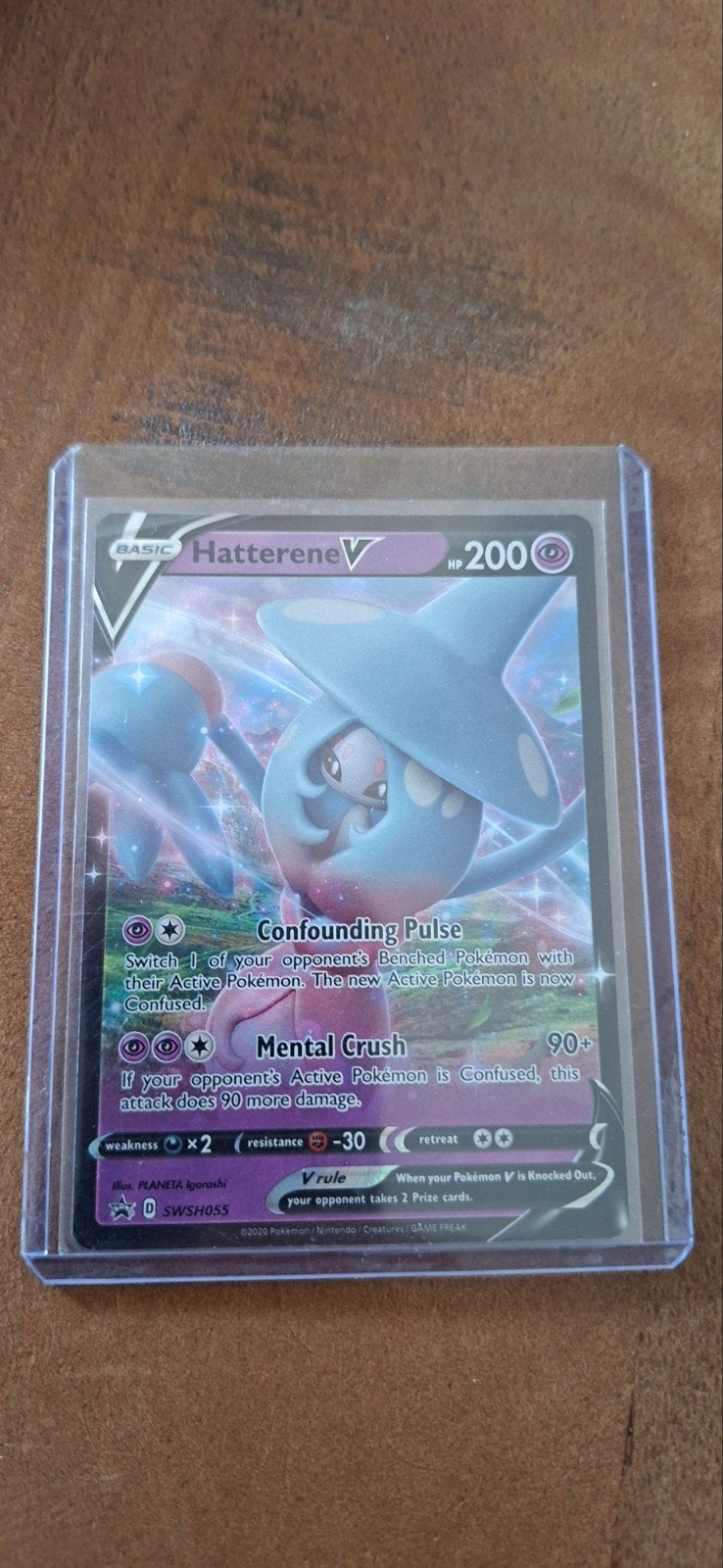 Hatterene V Pokémon Kaart SWSH055 - Zo goed als nieuw, Ophalen of Verzenden