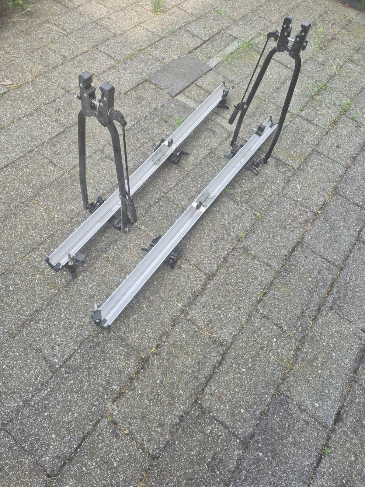 Twee fietsendragers voor dakmontage, Ophalen of Verzenden, Dakdrager