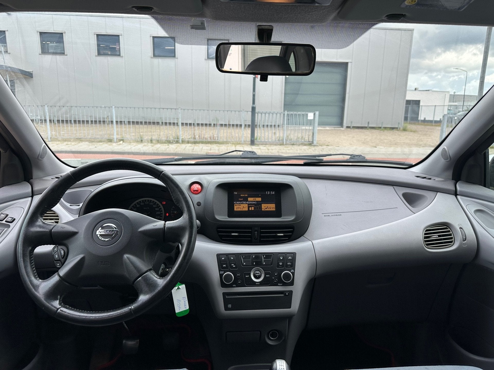 Nissan Almera Tino 1.8 Acenta / Navi / Camera / Leder / Airc, Auto's, Nissan, 4 cilinders, Met garantie (alle), Almera Tino, Zwart