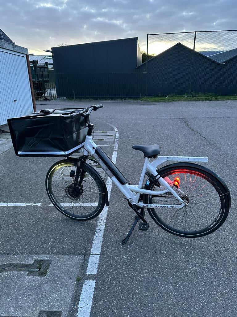 Uitstekend bezorgfiets, Fietsen en Brommers, Fietsen | Bakfietsen, Ophalen of Verzenden, Zo goed als nieuw, Goederen