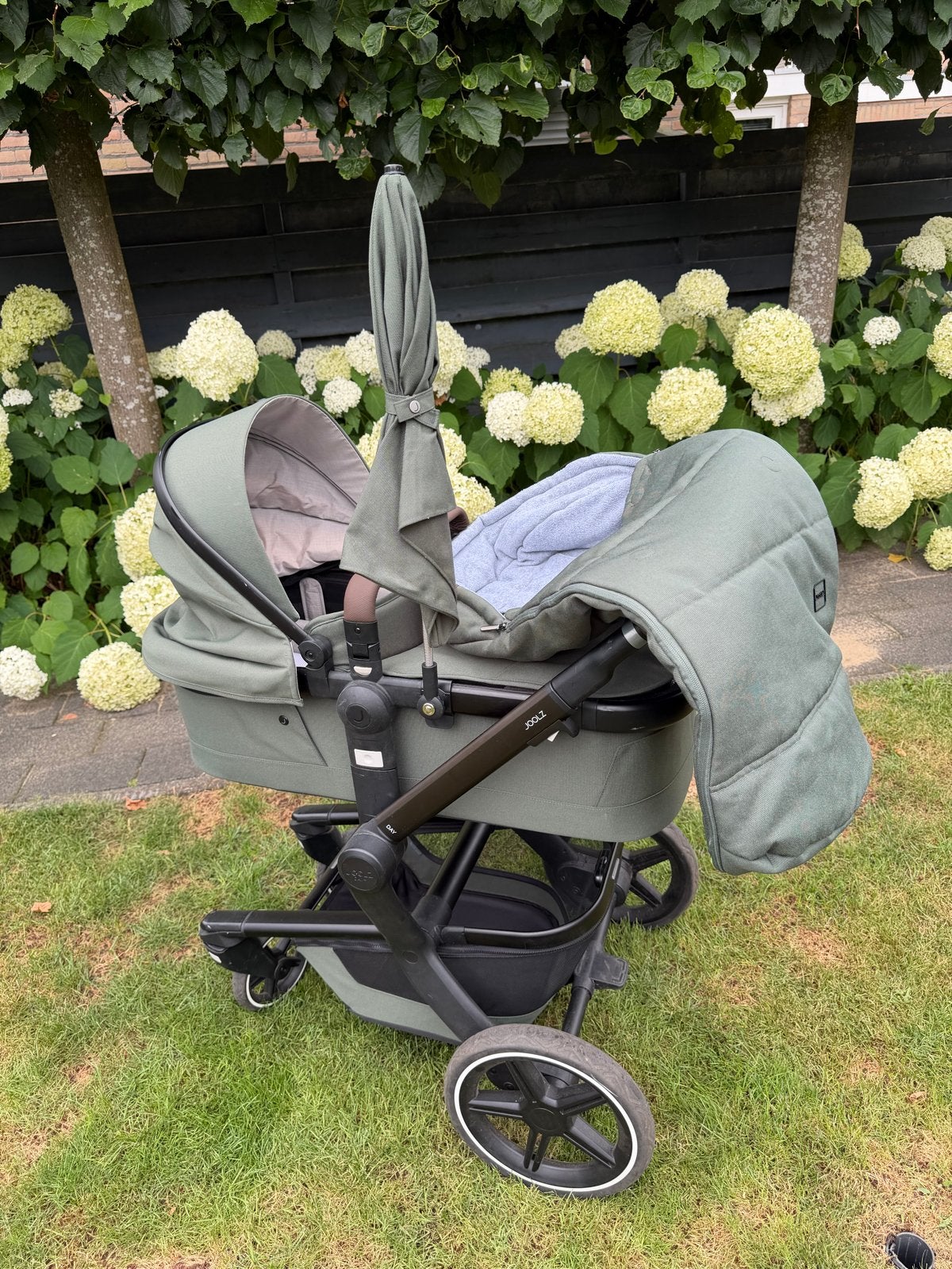 Joolz Day+ kinderwagen in Magnificent Green met accessoires, Ophalen, Zo goed als nieuw, Combiwagen, Met reiswieg