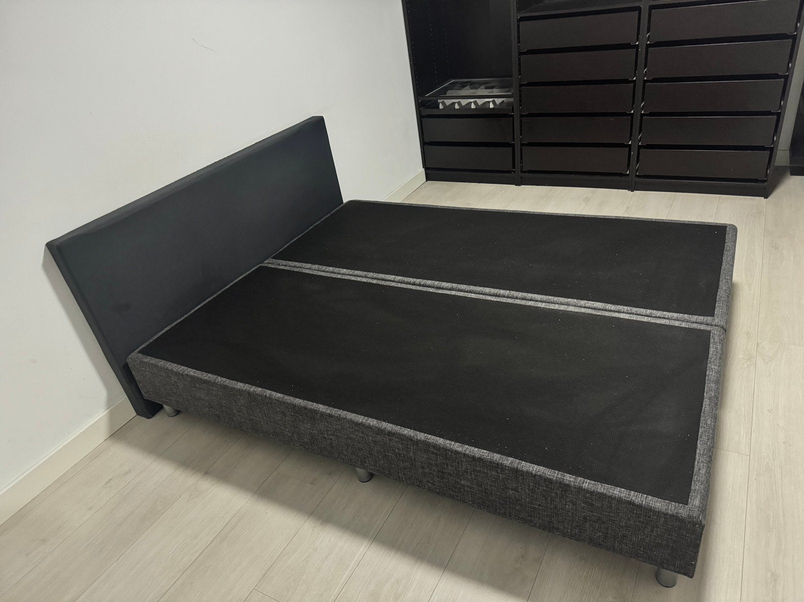 Boxspring bed grijs, Ophalen of Verzenden, Zo goed als nieuw