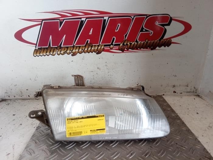 Koplamp rechts van een Mazda 323, Auto-onderdelen, Gebruikt, -, -, Ophalen of Verzenden