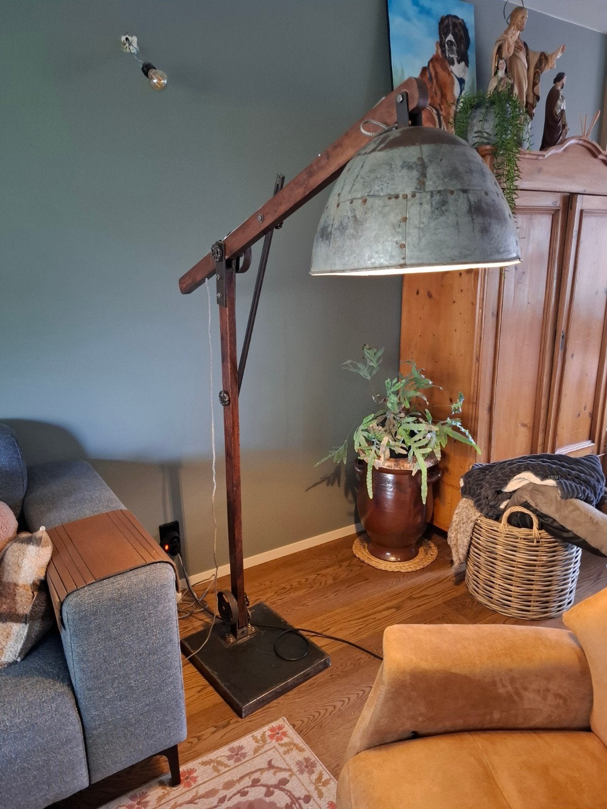 Landelijke staande lamp, Ophalen