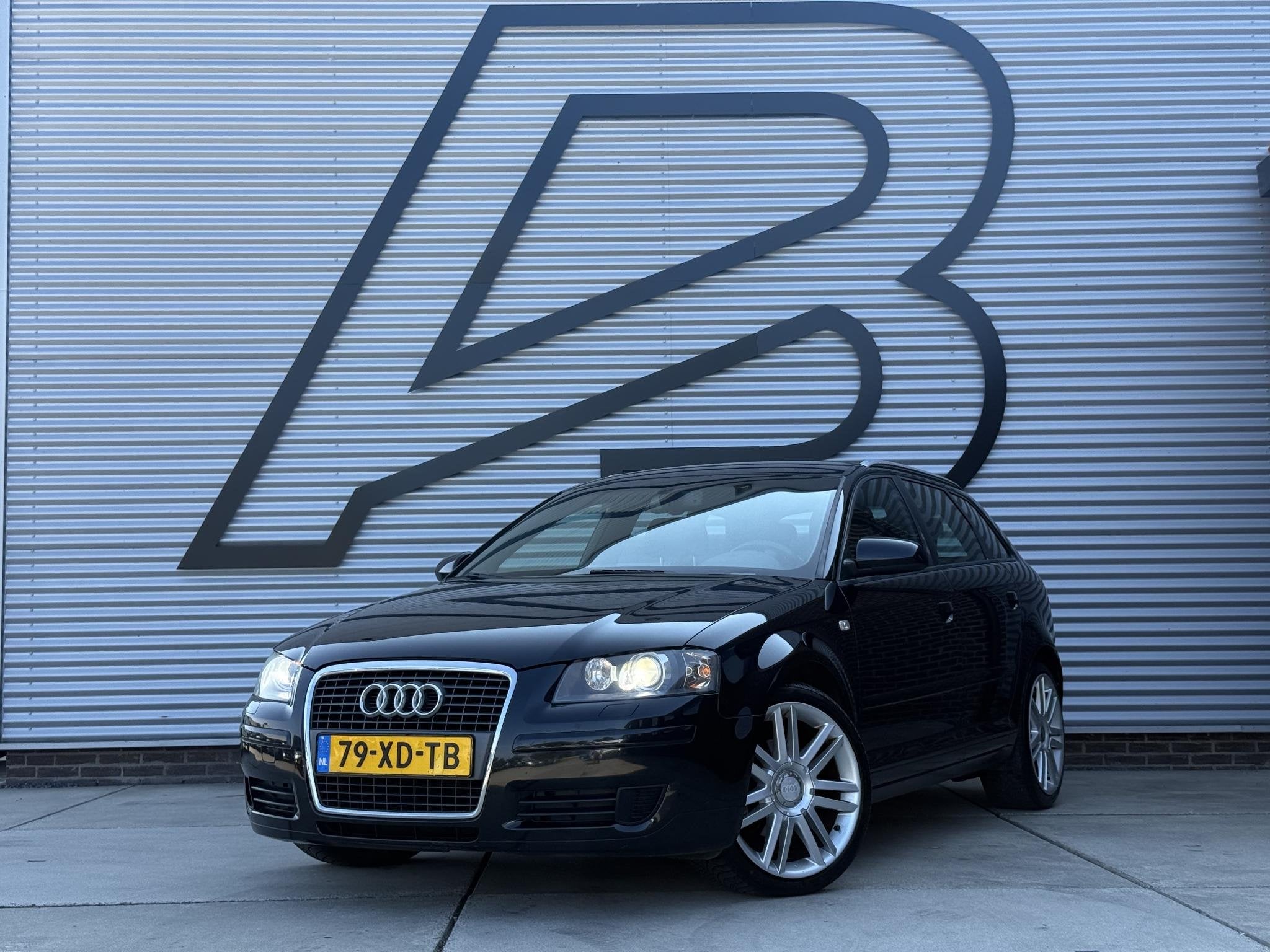 Audi A3 Sportback 1.8 TFSI Ambiente Clima|Cruise|Trekhaak|El, Stof, Gebruikt, Zwart, 160 pk