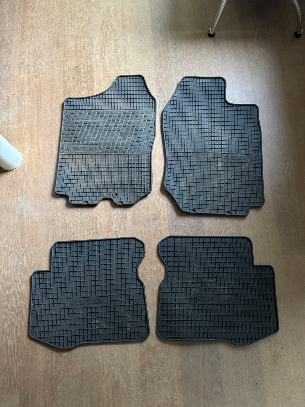 Nette Suzuki jimny rubbere vloermatten 1998 tot 2018, Ophalen of Verzenden, Zo goed als nieuw