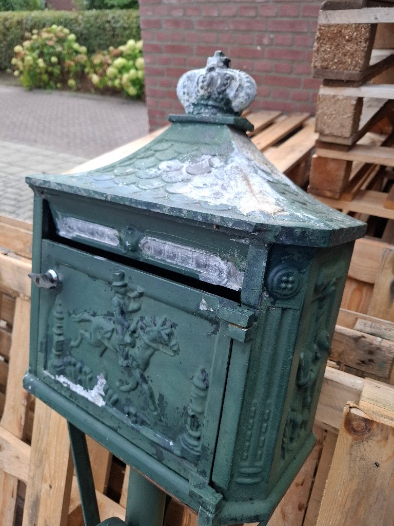 Brievenbus, Ophalen, Gebruikt, IJzer, Staande brievenbus