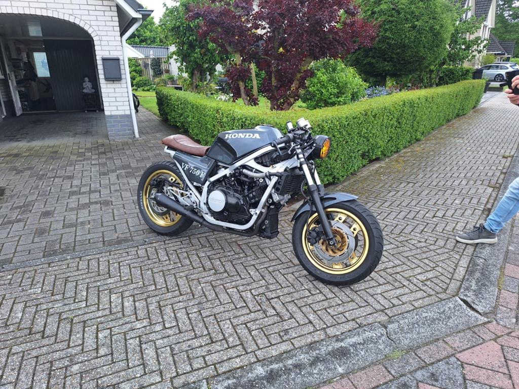 Unieke Honda VF 750 F Cafe Racer  - Custom Build, Motoren, Motoren | Honda, Sportuitlaat, 4 cilinders, Motorrijbewijs A, Gebruikt