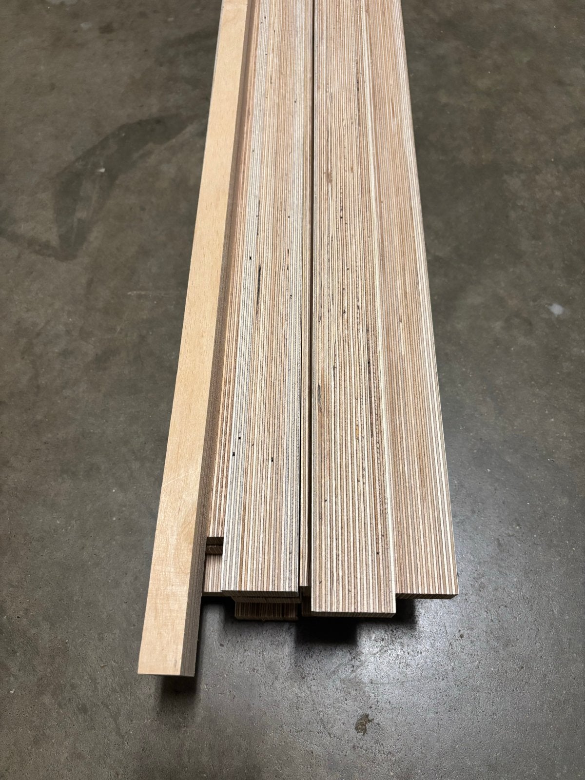 90 stuks Russisch berken multiplex latten., Ophalen, 25 tot 50 mm, Overige typen, Nieuw