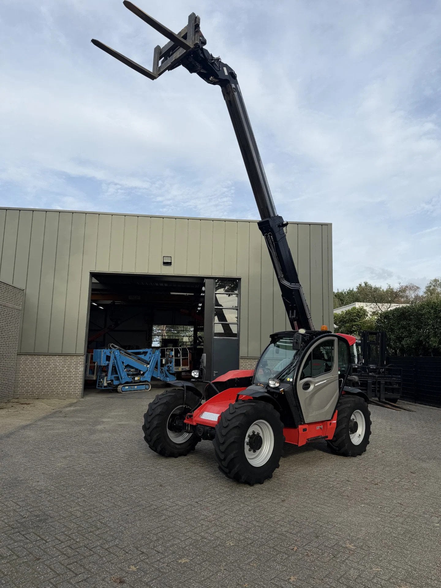 Manitou MLT 737 130 PS (bj 2020), Verreiker