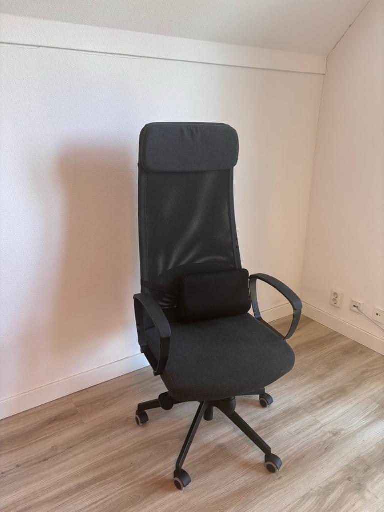IKEA Markus Bureaustoel met Lendensteun, Huis en Inrichting, Bureaustoelen, Gebruikt, Bureaustoel, Zwart, Ergonomisch, Ophalen