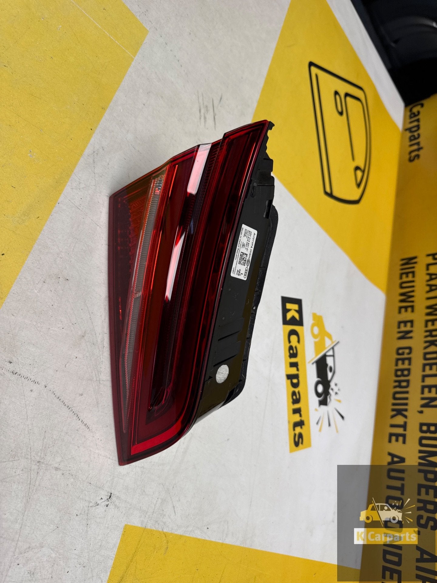 Audi A3 dynamische achterlicht 8V4945093C origineel, Auto-onderdelen, Info@fabrikant.eu, Fabrikantstraat 1
1000 AA  Amsterdam, NL