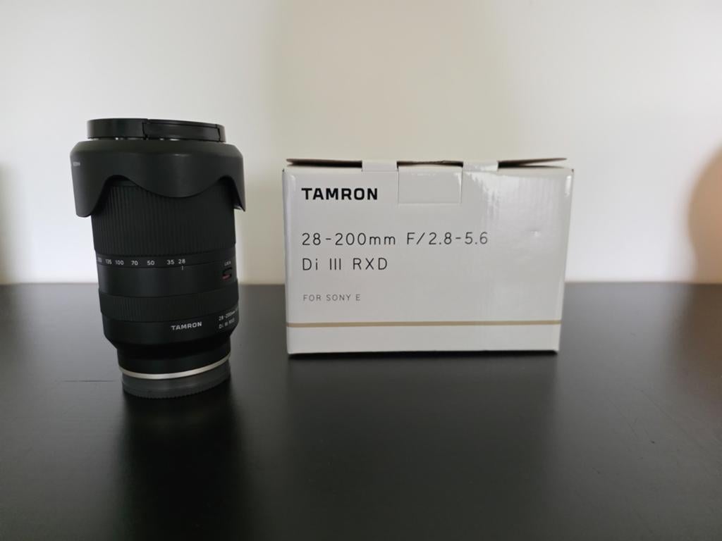 Tamron 28-200mm F/2.8-5.6 Di III RXD Sony FE, Ophalen of Verzenden, Gebruikt, Telelens, Zoom