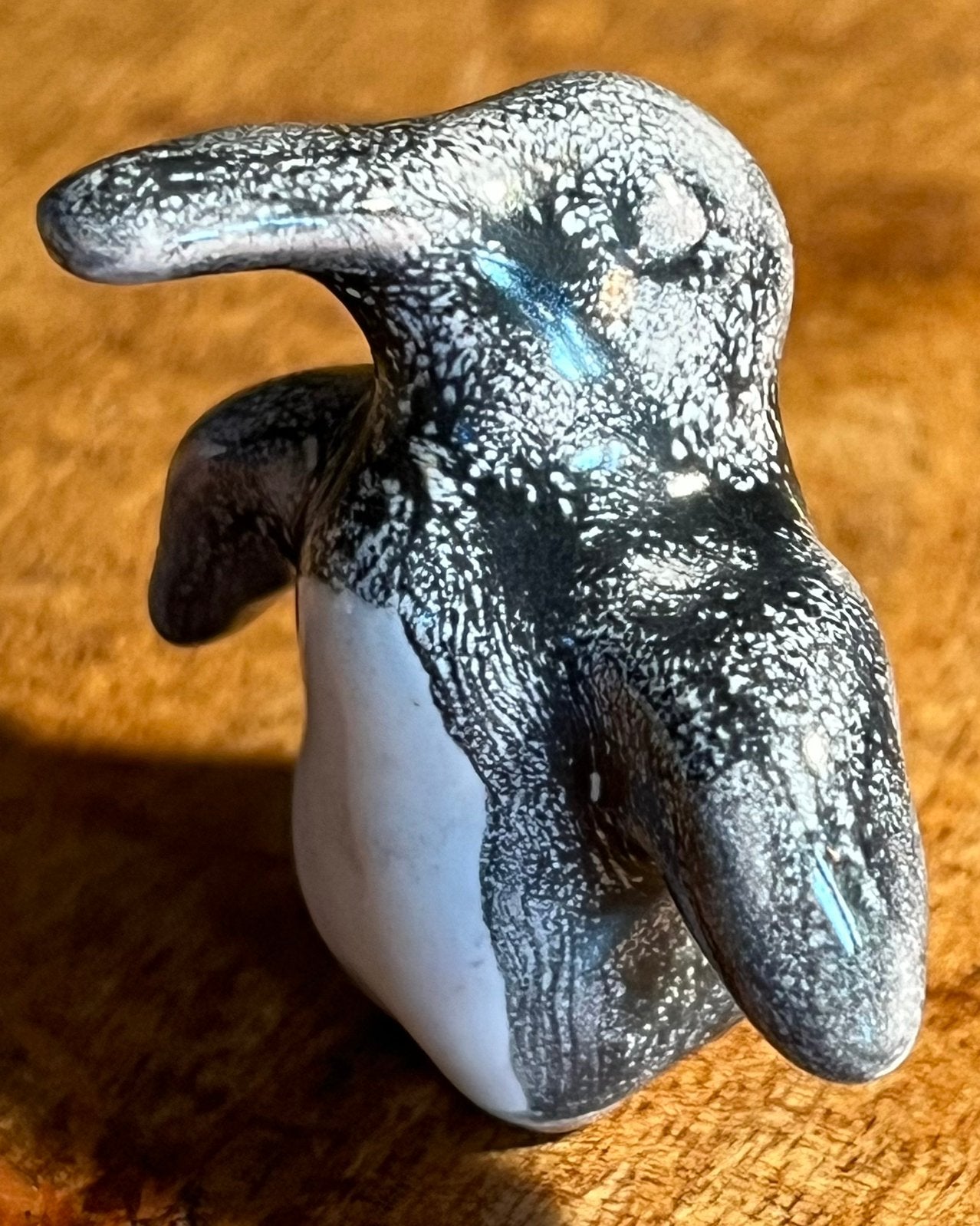 Mini beeldje van pinguïn keramiek 3,2 cm hoog, Verzamelen, Beelden en Beeldjes, Ophalen of Verzenden, Zo goed als nieuw, Dier