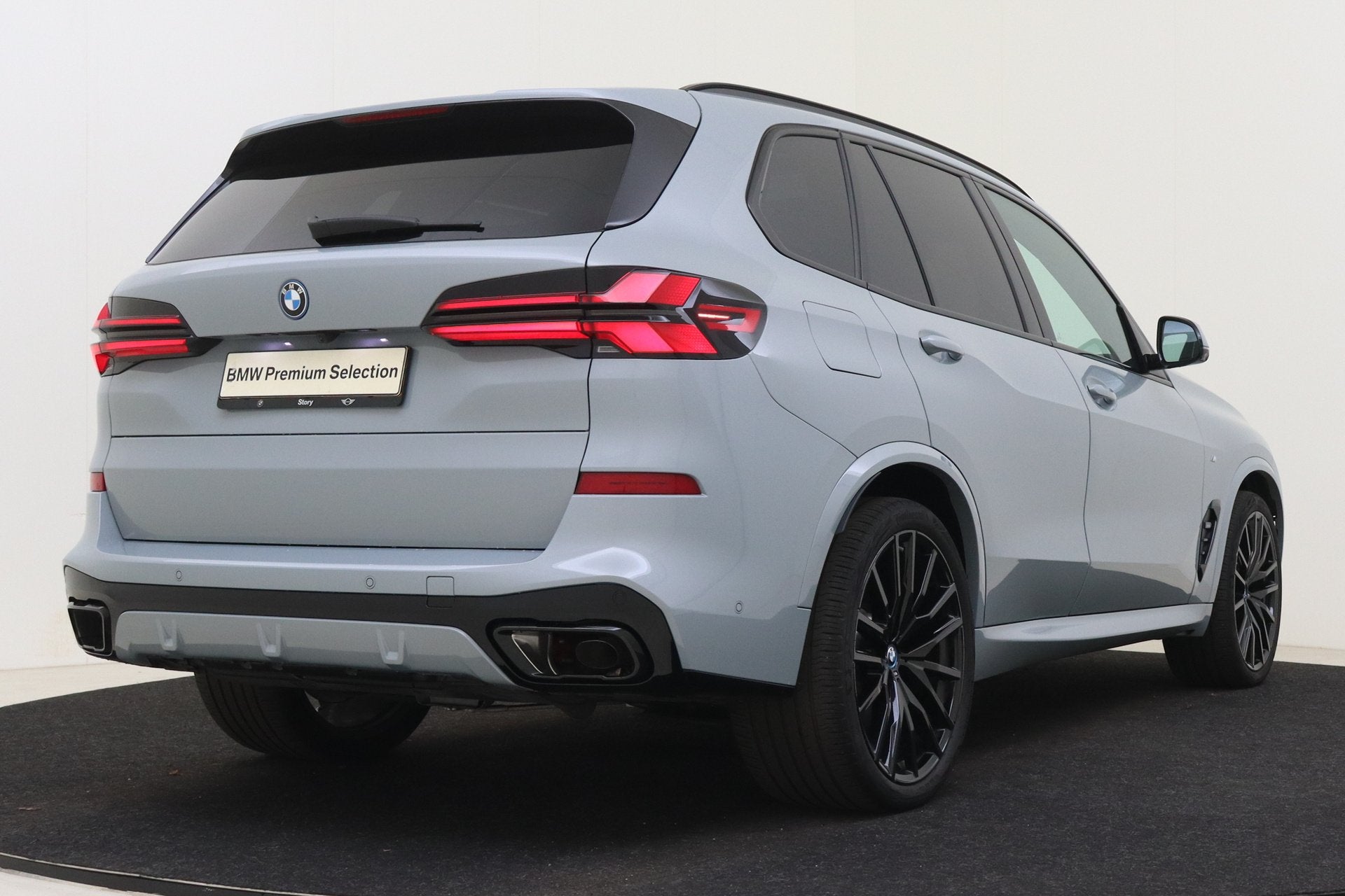 BMW X5 xDrive50e High Executive M Sport Automaat / Panoramad, Auto's, Dealer onderhouden, Gebruikt, 2395 kg, Met garantie (alle)
