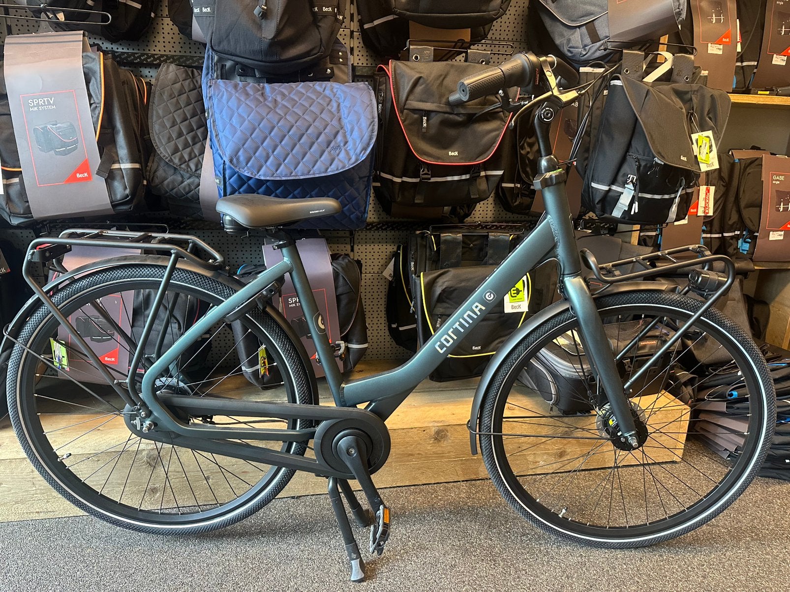 nieuee cortina common met 7 versn €675,/, Ophalen, Overige merken