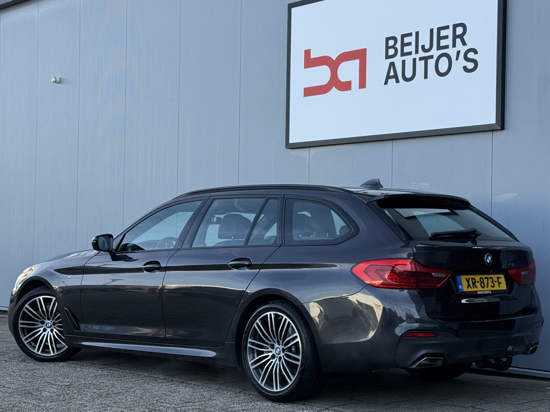 BMW 5 Serie Touring 520i High Executive Automaat M-Pakket/Na, Auto's, Automaat, Achterwielaandrijving, Euro 6, 2000 kg