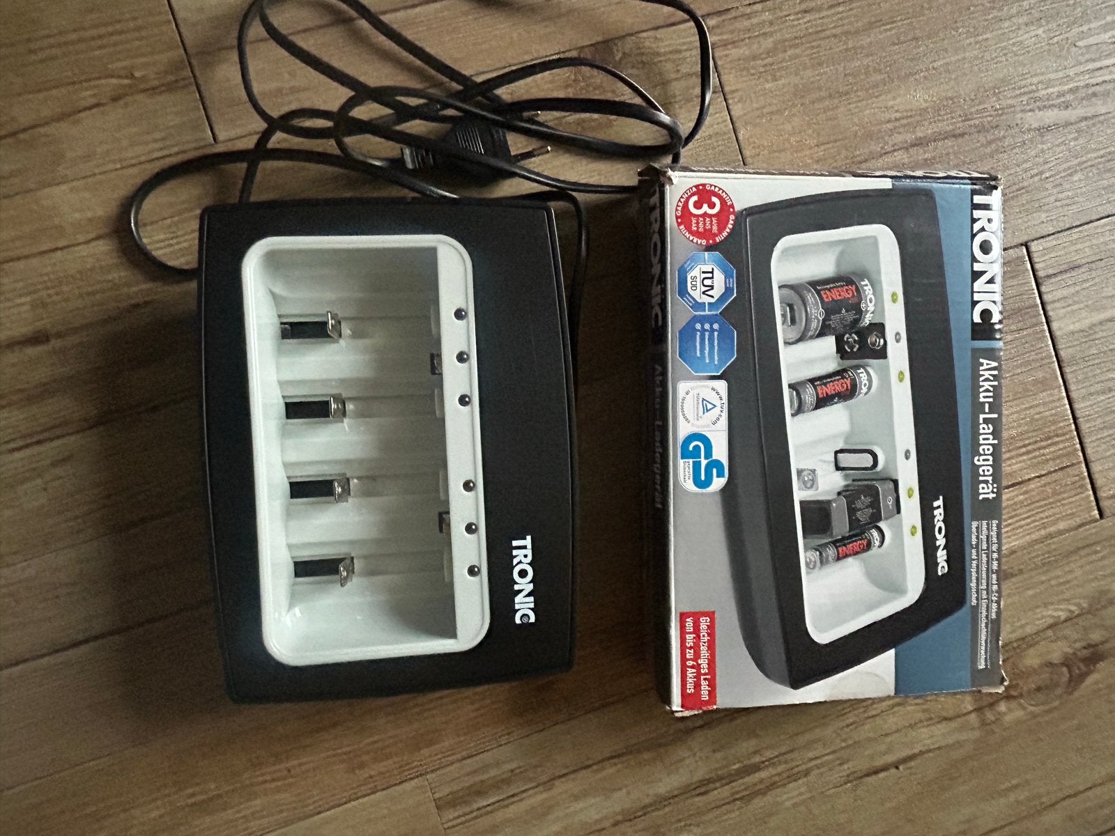 TRONIC Accu-Lader met doos: € 15, Ophalen of Verzenden, Gebruikt