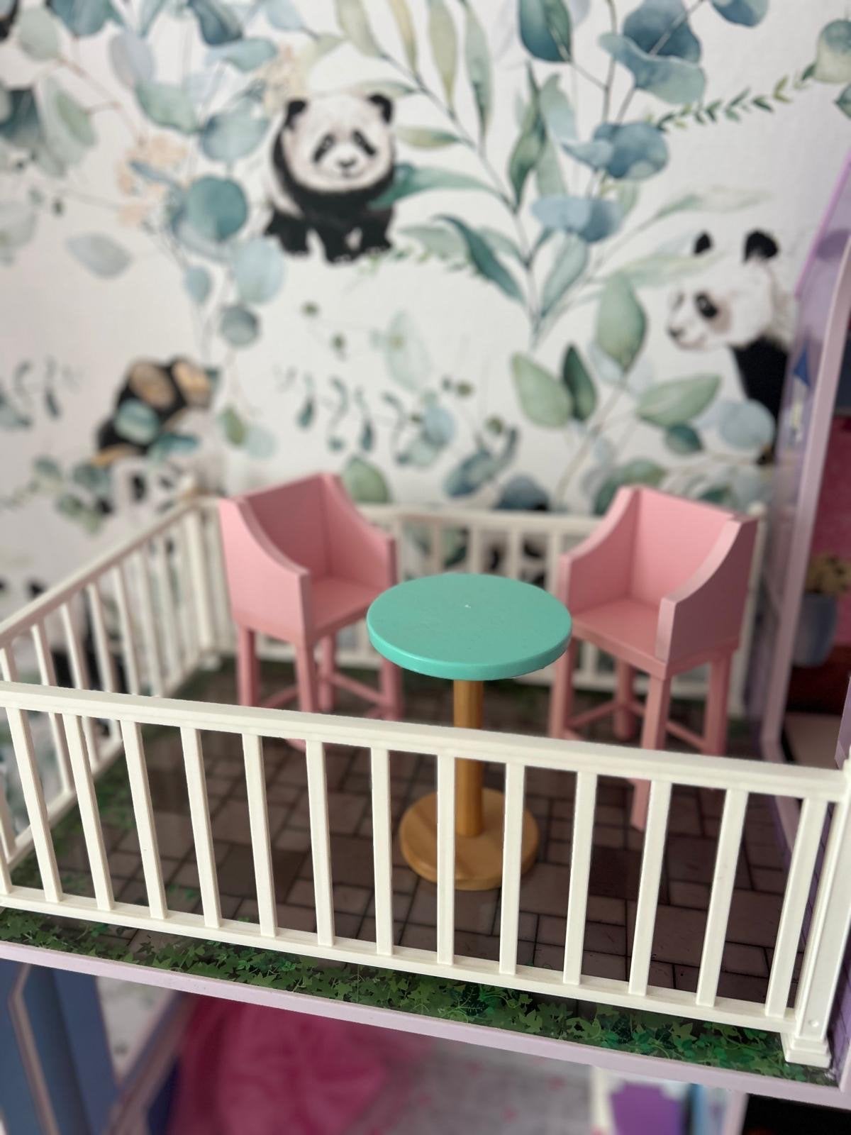 Foto 11 van Groot poppenhuis met veel accessoires en poppen