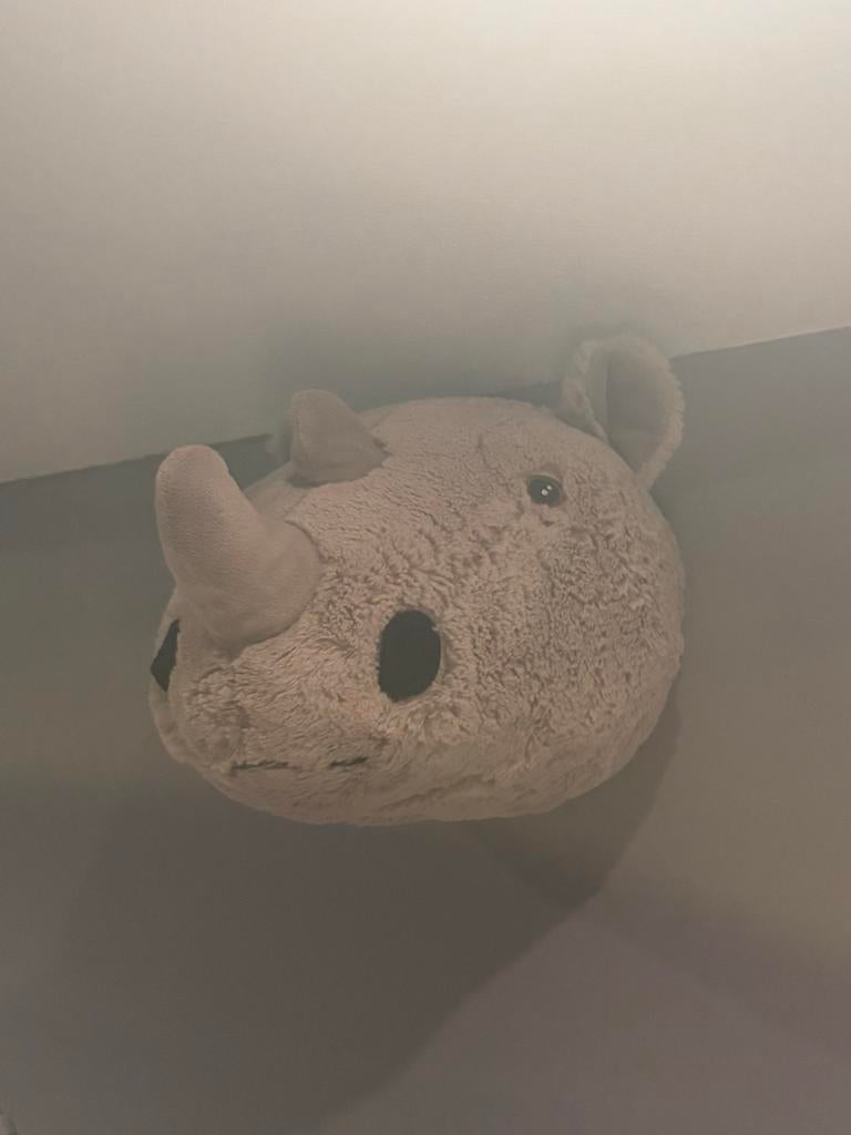 Neushoorn kussen decoratie, Kinderen en Baby's, Kinderkamer | Inrichting en Decoratie, Ophalen of Verzenden, Gebruikt, Kleed of Kussen