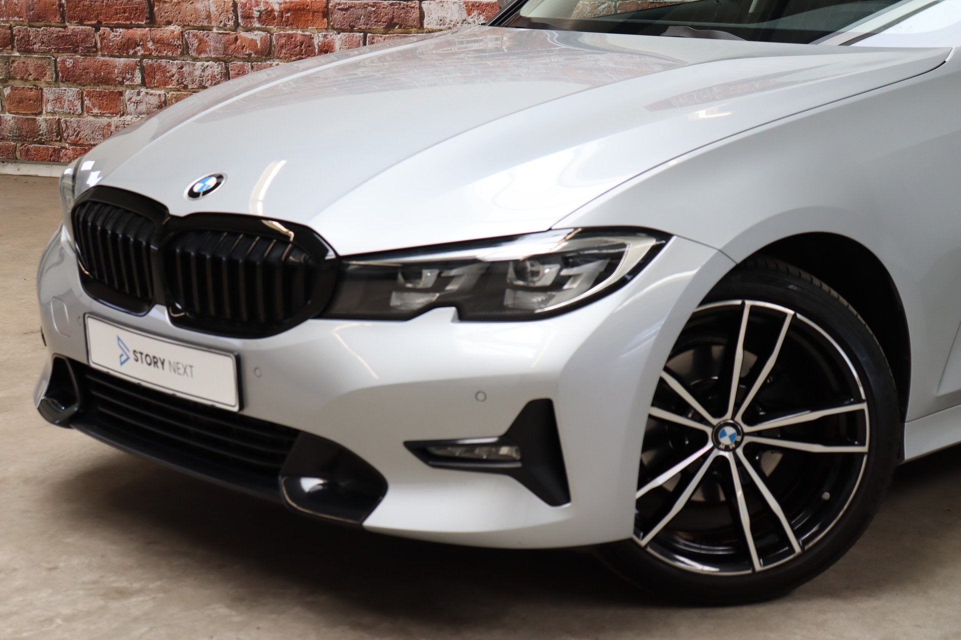 BMW 3 Serie Sedan 320i Executive Sport Line Automaat / Live, Automaat, 1998 cc, Achterwielaandrijving, Gebruikt